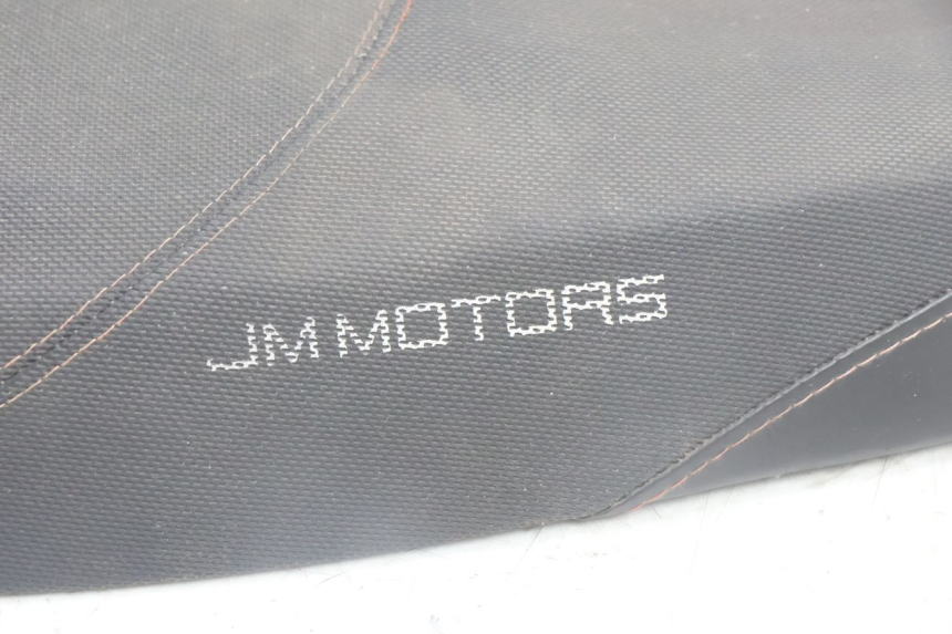 photo de SITZ JM MOTORS SANTANA EVO 50 (2024 - 2026) - Details der Befestigungspunkte