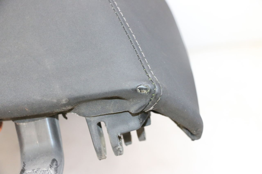 photo de SITZ PEUGEOT SATELIS 125 (2013 - 2018) - Zoom auf Komponenten