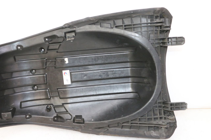 photo de SITZ PEUGEOT SATELIS 125 (2013 - 2018) - Fokus auf die Struktur