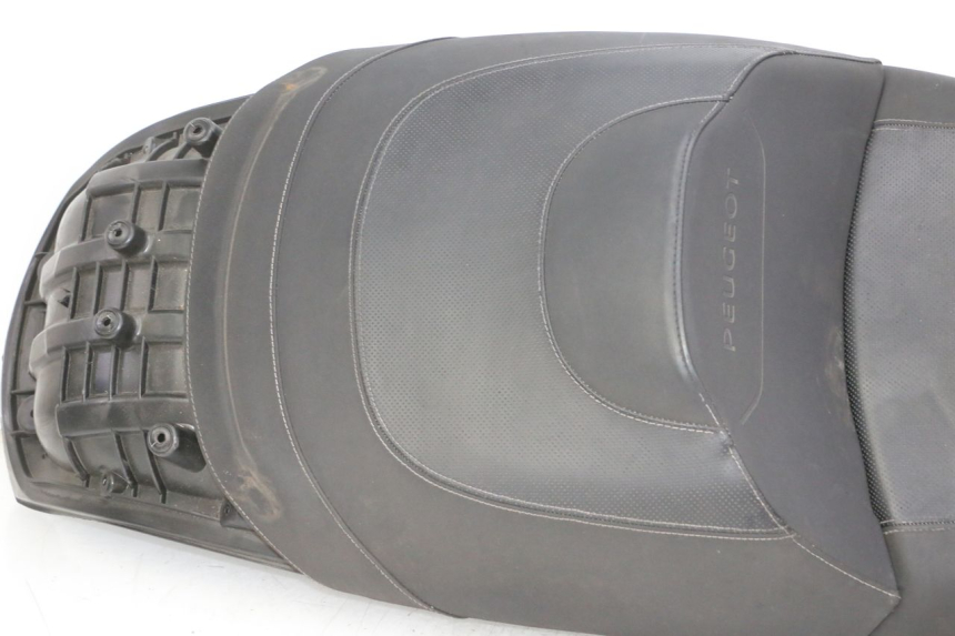 photo de SITZ PEUGEOT SATELIS 125 (2013 - 2018) - Gesamtansicht des Produkts