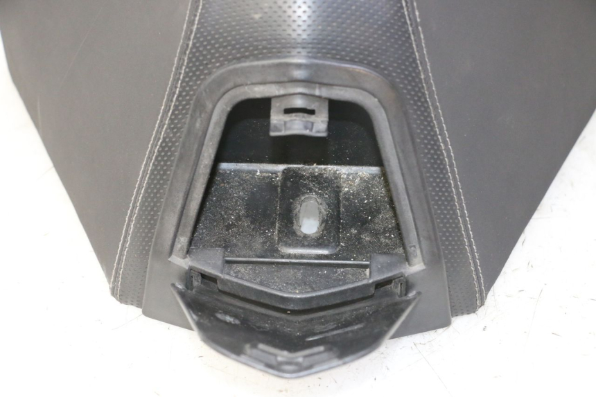 photo de SITZ PEUGEOT SATELIS 125 (2013 - 2018) - Alternative Perspektive