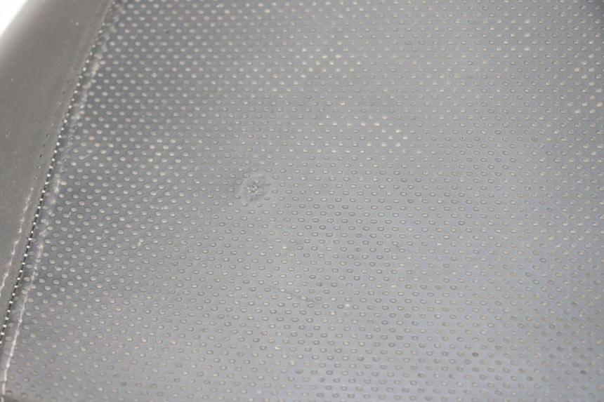 photo de SITZ PEUGEOT SATELIS 125 (2013 - 2018) - Details der Befestigungspunkte