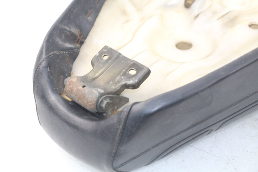 photo de SITZ PEUGEOT SC 50 (1988 - 1992) - Details der Befestigungspunkte