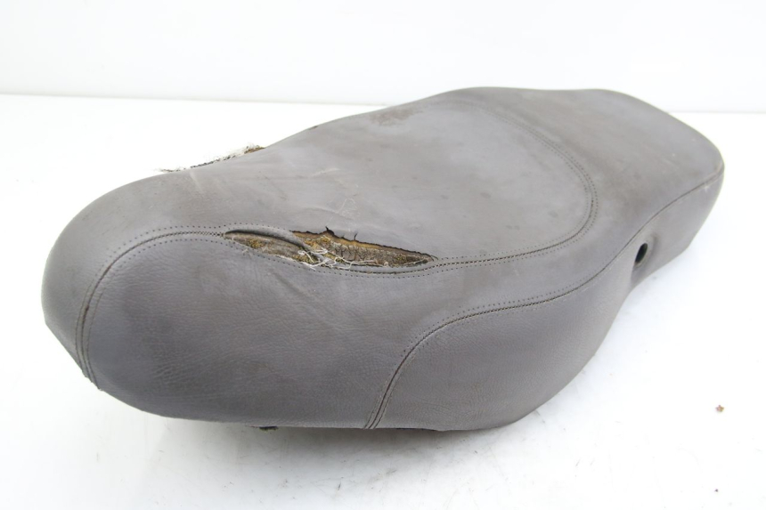 photo de SITZBANK APRILIA SCARABEO 4T 50 (2009 - 2017) - Zoom auf Gebrauchszustand