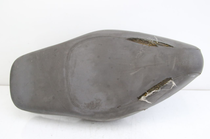 photo de SITZBANK APRILIA SCARABEO 4T 50 (2009 - 2017) - Details der Befestigungspunkte