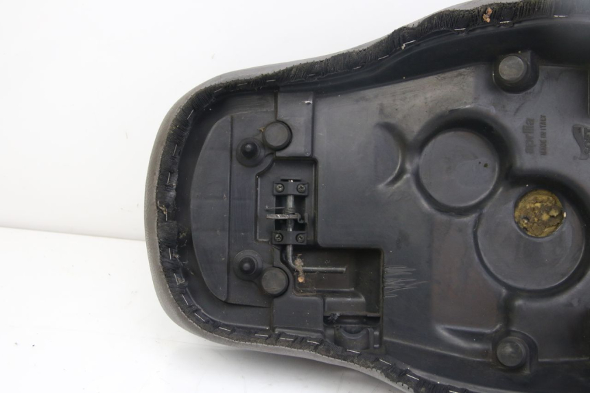 photo de SITZBANK APRILIA SCARABEO 4T 50 (2009 - 2017) - Geprüftes Gebrauchtteil