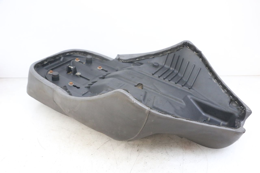 photo de SITZ APRILIA SCARABEO GT 125 (1999 - 2007) - Detailansicht des Bauteils