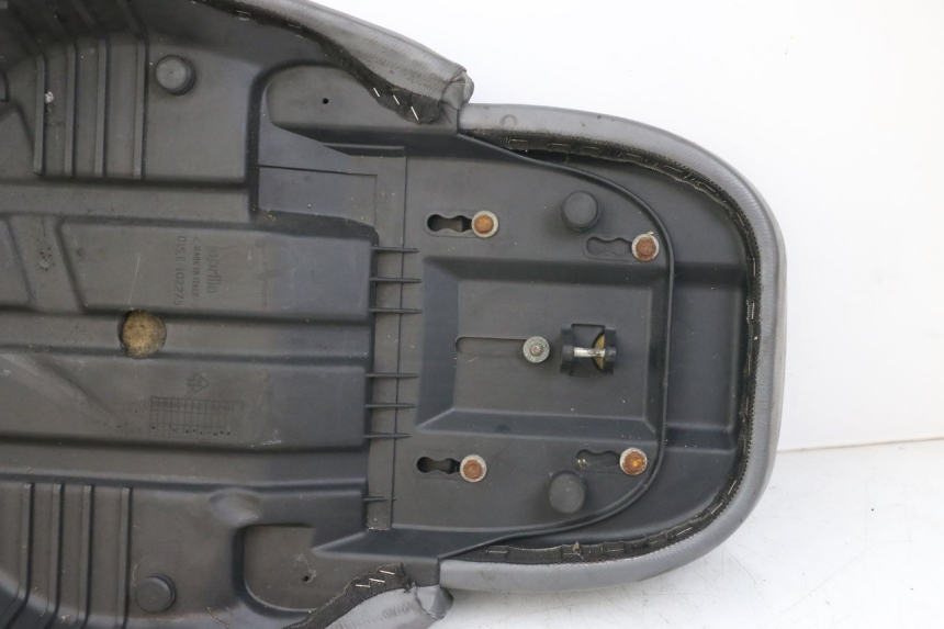 photo de SITZ APRILIA SCARABEO GT 125 (1999 - 2007) - Gesamtansicht des Produkts