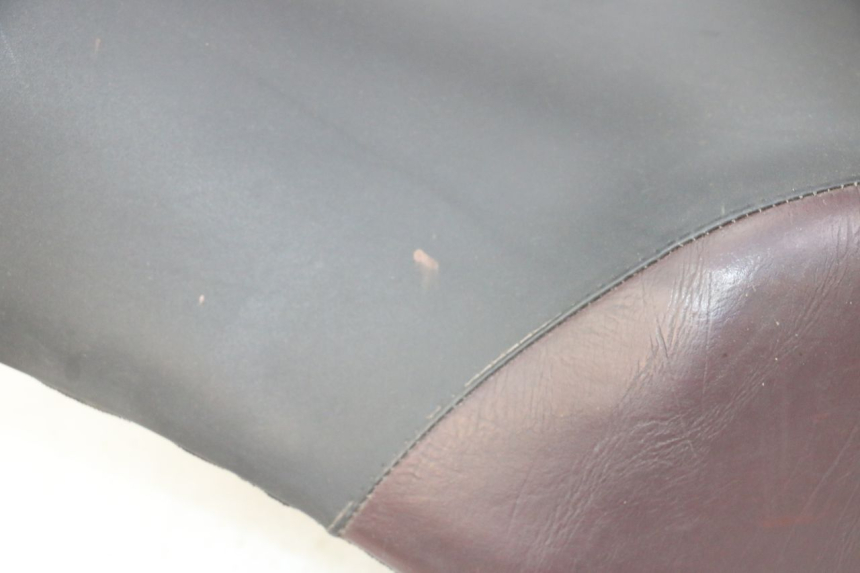 photo de SITZ APRILIA SCARABEO GT TOURING 125 (1999 - 2005) - Zoom auf Komponenten