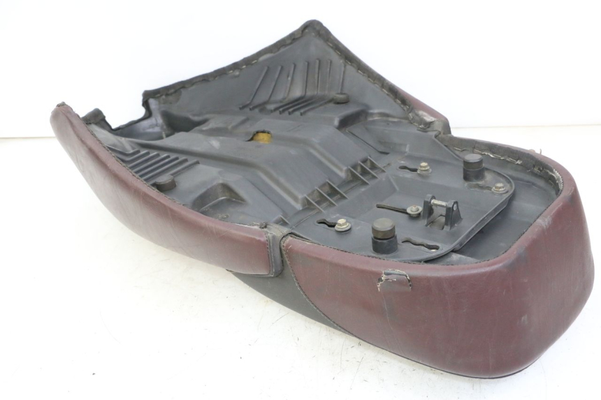 photo de SITZ APRILIA SCARABEO GT TOURING 125 (1999 - 2005) - Technische Nahaufnahme