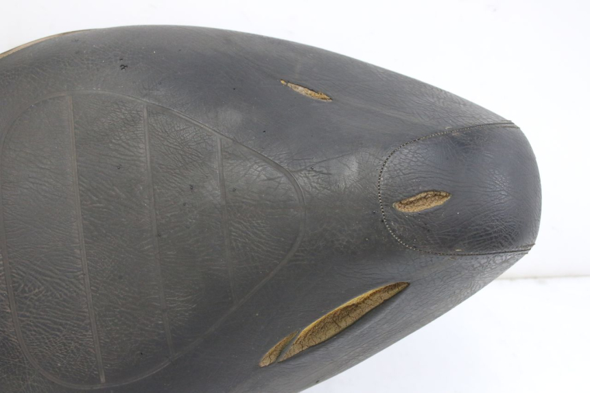 photo de SELLE APRILIA SCARABEO 100 (2003 - 2012) - Fokus auf die Struktur