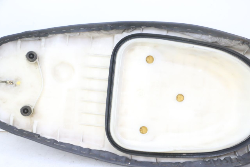 photo de SELLE HONDA SCV LEAD 100 (2003 - 2007) - Weitere Ansicht des Artikels