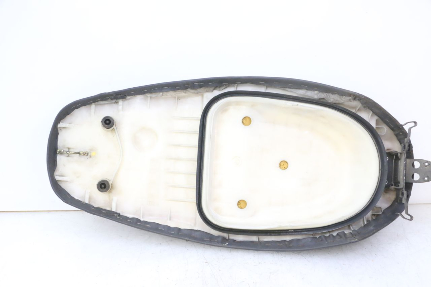 photo de SELLE HONDA SCV LEAD 100 (2003 - 2007) - Zoom auf Komponenten