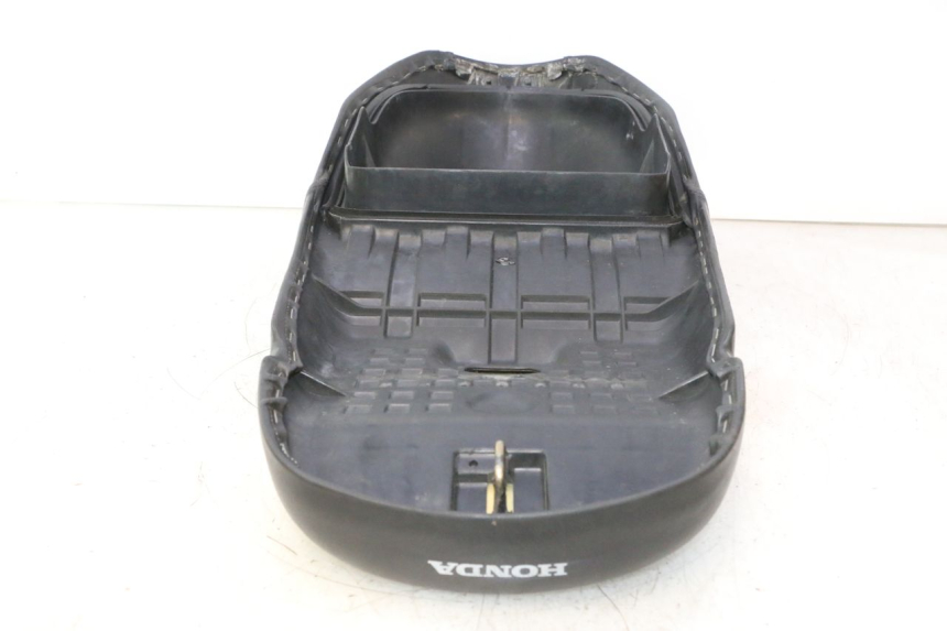 photo de SITZ HONDA SH 125 (2001 - 2003) - Details der Befestigungspunkte