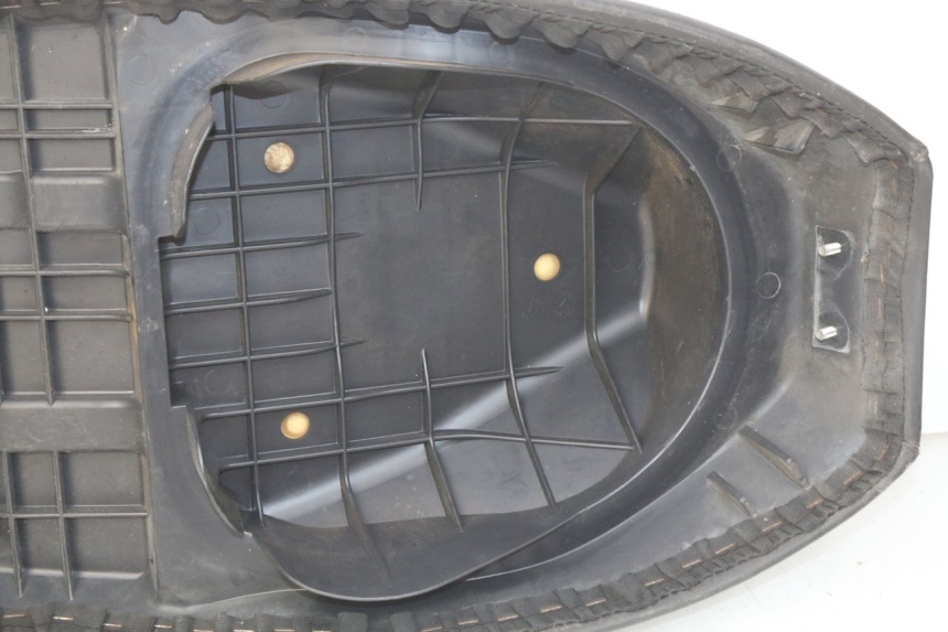 photo de SITZ SUZUKI SIXTEEN 125 (2008 - 2010) - Charakteristische Merkmale