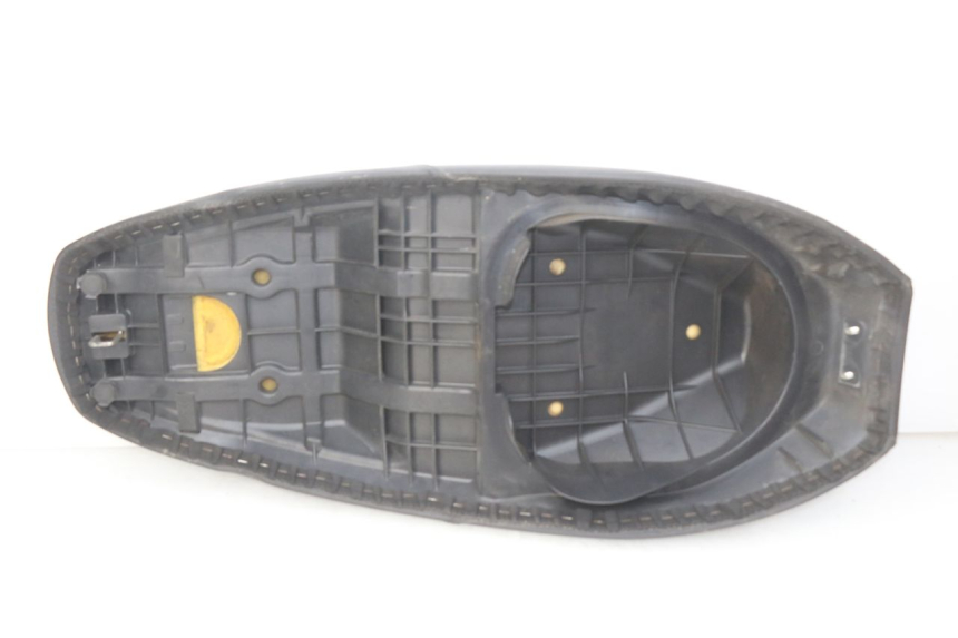 photo de SITZ SUZUKI SIXTEEN 125 (2008 - 2010) - Zoom auf Komponenten