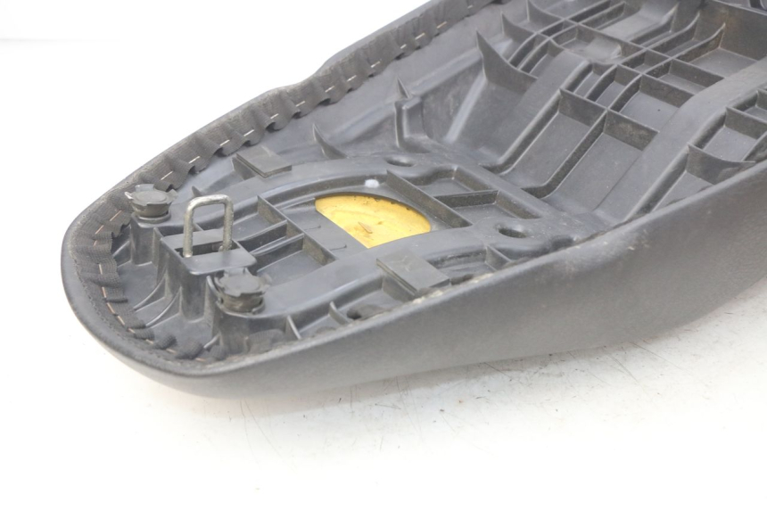 photo de SITZ SUZUKI SIXTEEN 125 (2008 - 2010) - Kennzeichnungen und Originalreferenzen