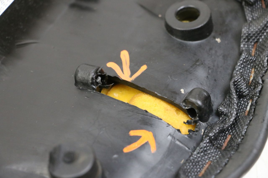 photo de SITZ PEUGEOT SPEEDFIGHT 4 2T 50 (2015 - 2019) - Details der Befestigungspunkte