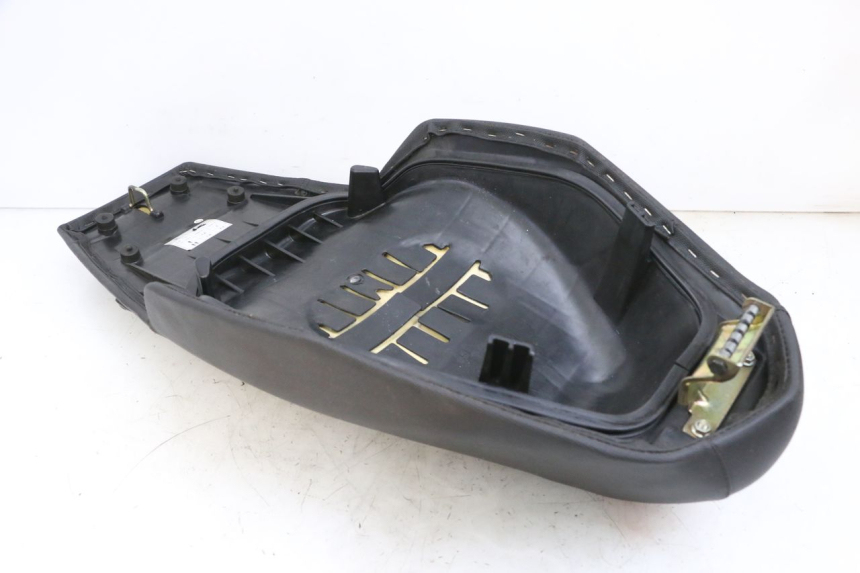 photo de SITZ PEUGEOT SPEEDFIGHT 4 4T EFI 50 (2021 - 2025) - Detailansicht des Bauteils