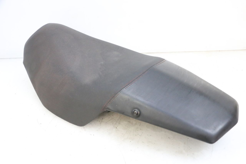 photo de SITZ PEUGEOT SPEEDFIGHT 4 4T EFI 50 (2021 - 2025) - Details der Befestigungspunkte