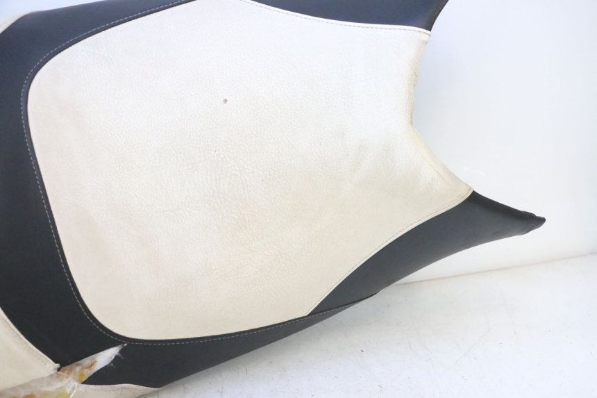 photo de SITZ CAN-AM SPYDER RS 1000 (2008 - 2012) - Profilansicht des Ersatzteils