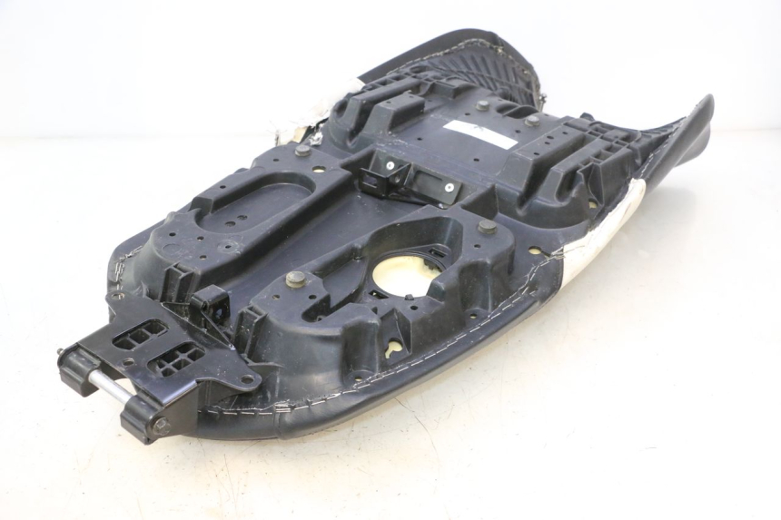 photo de SITZ CAN-AM SPYDER RS 1000 (2008 - 2012) - Details der Befestigungspunkte