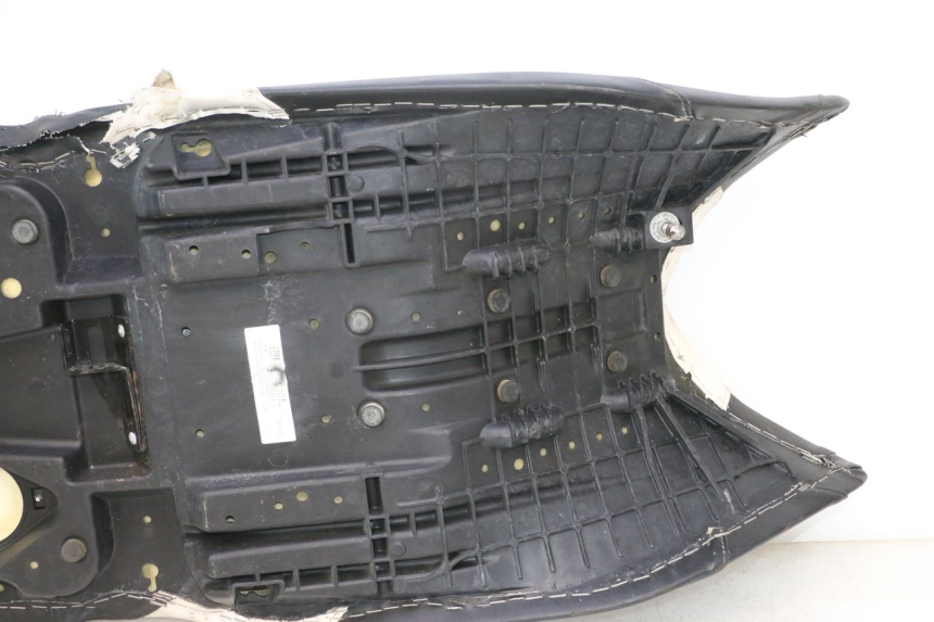 photo de SITZ CAN-AM SPYDER RS 1000 (2008 - 2012) - Oberflächenzustand und Material