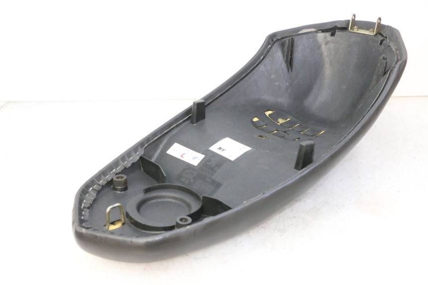 photo de SITZ PEUGEOT STREETZONE I 2T 50 (2018 - 2020) - Details der Befestigungspunkte