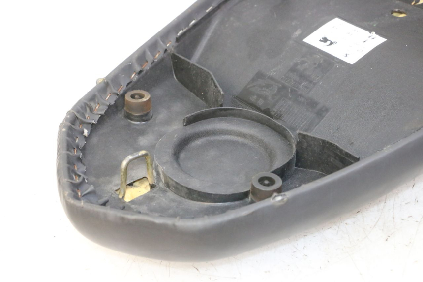 photo de SITZ PEUGEOT STREETZONE I NAKED 2T 50 (2018 - 2020) - Oberflächenzustand und Material