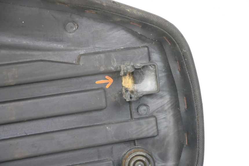 photo de SITZBANK MBK STUNT NAKED 50 (2004 - 2018) - Fokus auf die Struktur