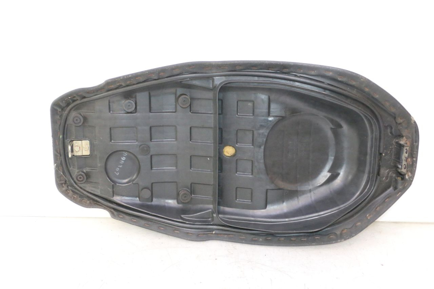 photo de SITZ KYMCO SUPER 8 2T 50 (2007 - 2013) - Zoom auf Komponenten