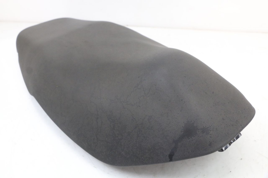 photo de SITZ KYMCO SUPER 8 4T 50 (2018 - 2020) - Zoom auf Gebrauchszustand