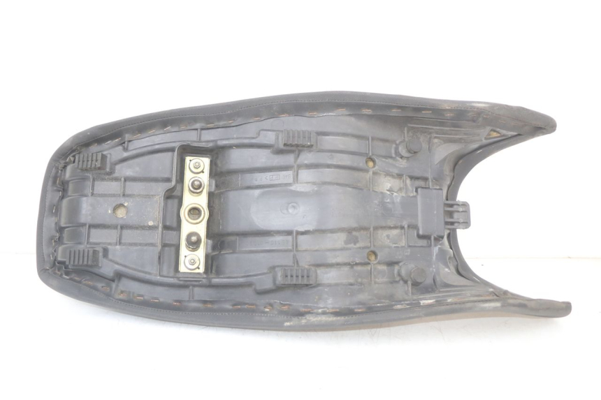 photo de SITZ SUZUKI GS F 500 (2004 - 2007) - Oberflächenzustand und Material