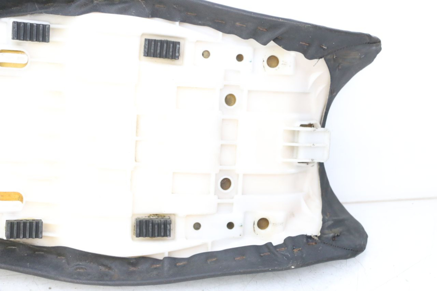 photo de SITZ SUZUKI GSF S BANDIT 600 (2000 - 2004) - Oberflächenzustand und Material