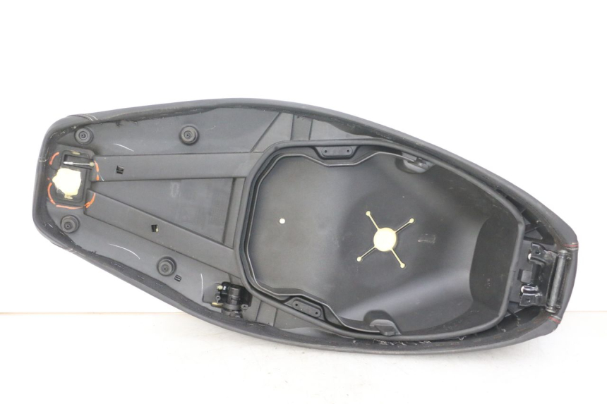 photo de SELLE APRILIA SXR 50 (2021 - 2023) - Profilansicht des Ersatzteils