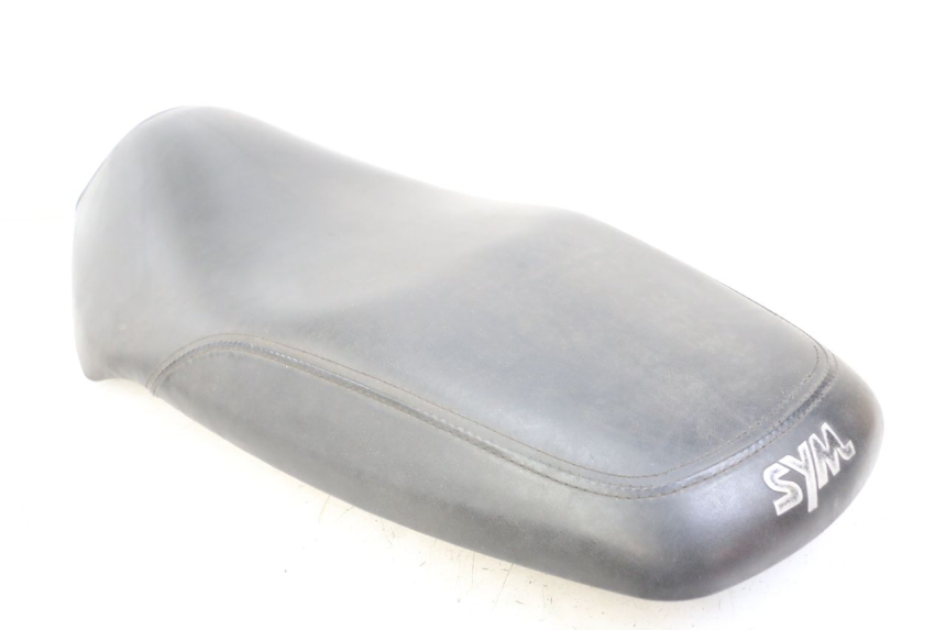 photo de SELLE SYM ORBIT III 3 4T 50 (2018 - 2021) - Oberflächenzustand und Material