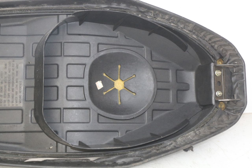 photo de SELLE SYM SYMPHONY 125 (2009 - 2015) - Details der Befestigungspunkte