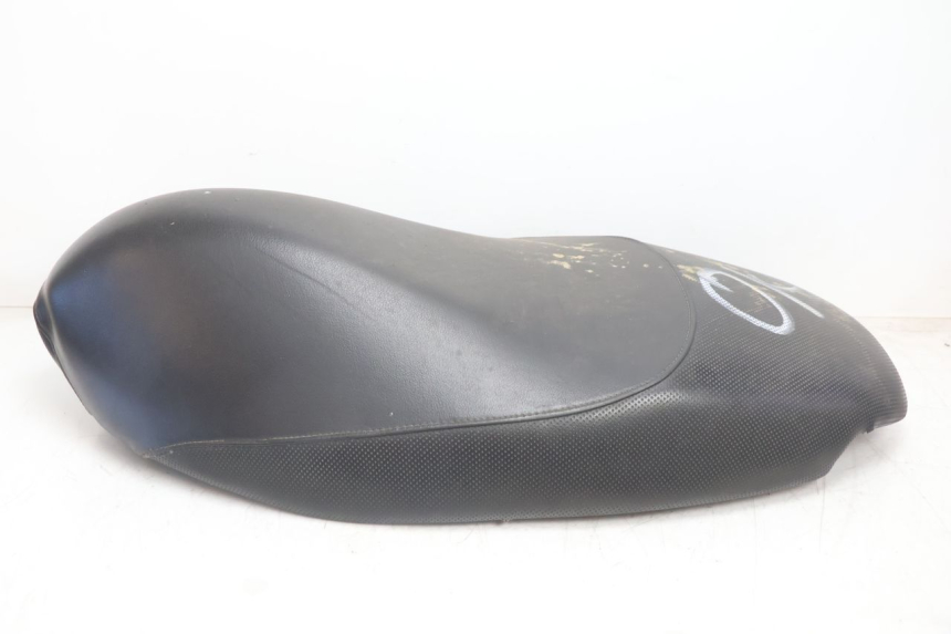 photo de SITZ PEUGEOT TREKKER TKR 50 (2005 - 2014) - Details der Befestigungspunkte