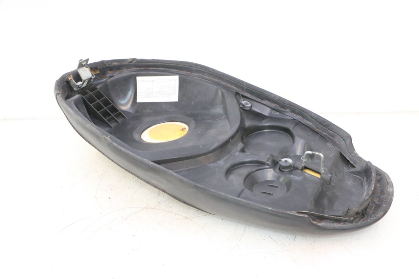 photo de SITZ PEUGEOT TREKKER 50 (1995 - 2004) - Technische Nahaufnahme