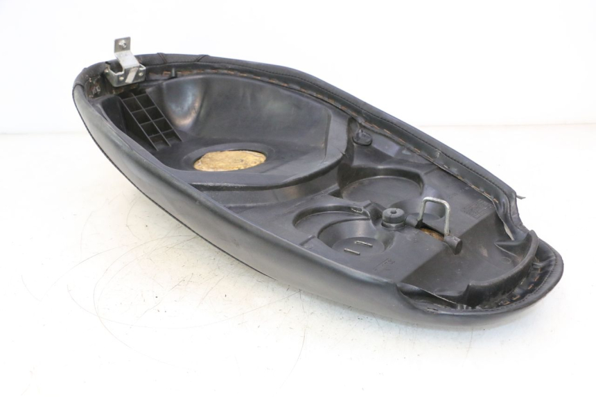 photo de SITZ PEUGEOT TREKKER 50 (1995 - 2004) - Zoom auf Komponenten