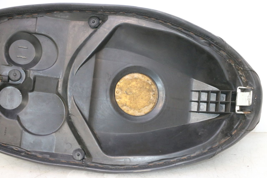 photo de SITZ PEUGEOT TREKKER 50 (1995 - 2004) - Fokus auf die Struktur