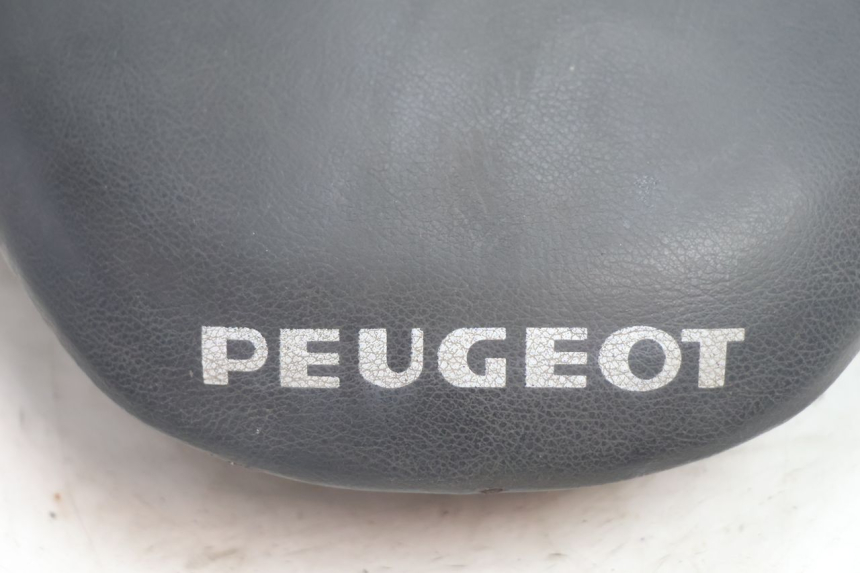 photo de SITZ PEUGEOT TREKKER 50 (1995 - 2004) - Zoom auf Komponenten
