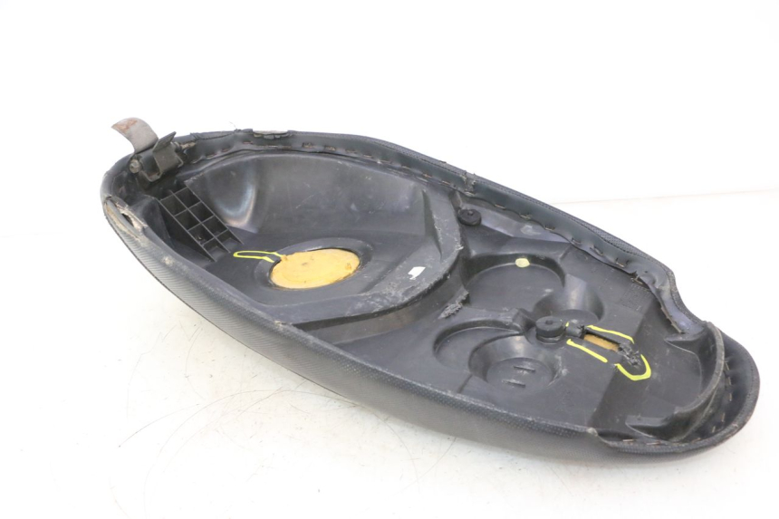 photo de SITZ PEUGEOT TREKKER 50 (1995 - 2004) - Weitere Ansicht des Artikels