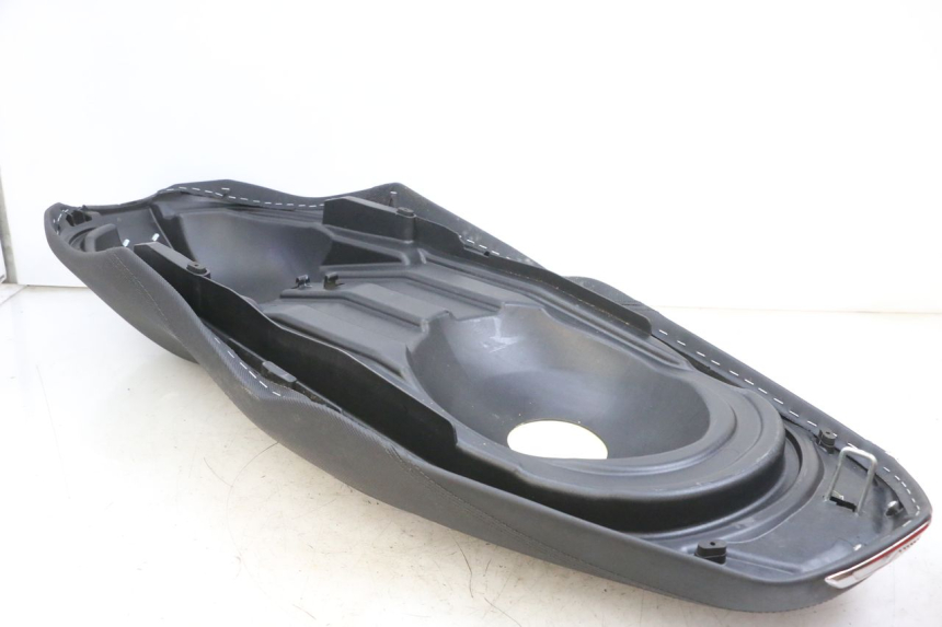 photo de SITZ YAMAHA TRICITY 300 (2020 - 2024) - Weitere Ansicht des Artikels