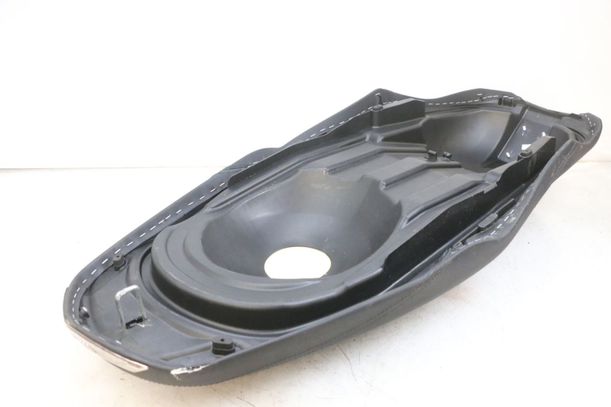 photo de SITZ YAMAHA TRICITY 300 (2020 - 2024) - Kennzeichnungen und Originalreferenzen