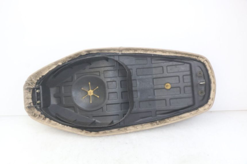 photo de SITZBANK PEUGEOT TWEET 4T 50 (2010 - 2014) - Charakteristische Merkmale