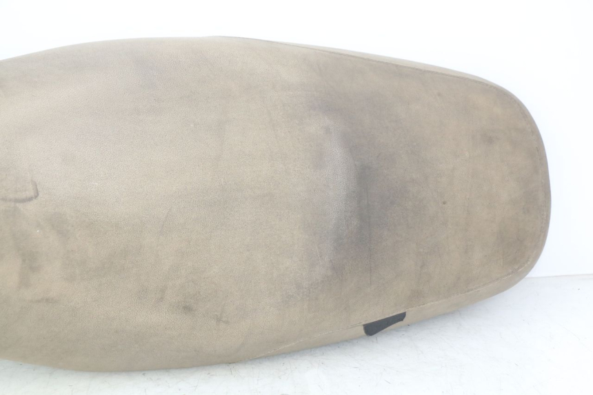 photo de SITZBANK PEUGEOT TWEET 4T 50 (2010 - 2014) - Zoom auf Komponenten