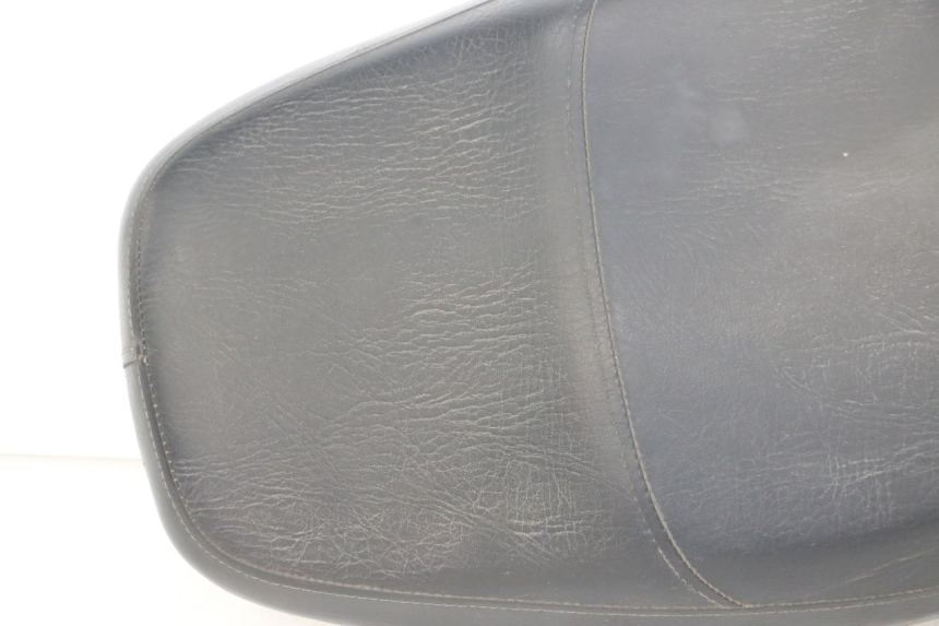 photo de SELLE UNIVERSAL BIKE ZN50QT-11B 50 (2018 - 2021) - Zoom auf Komponenten