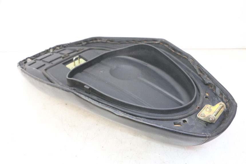 photo de SELLE PEUGEOT V-CLIC VCLIC 50 (2007 - 2013) - Details der Befestigungspunkte