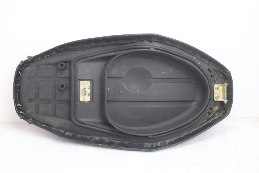photo de SELLE PEUGEOT V-CLIC VCLIC 50 (2007 - 2013) - Hochauflösende Nahaufnahme
